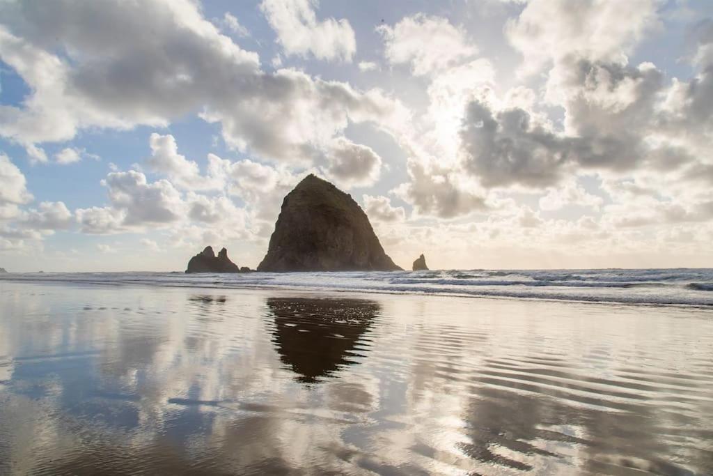 Cannon Beach Vibes, Steps To The Beach,Wifi,3 Full Bedroom En Suites With 3 Fireplaces,Near Downtown Dış mekan fotoğraf